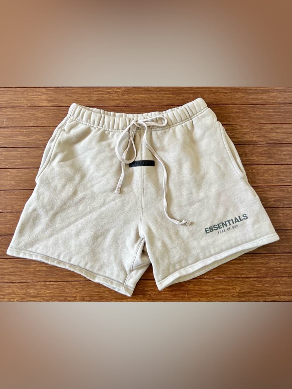 Fear of God Essentials Shorts Light Oatmeal Size XXS